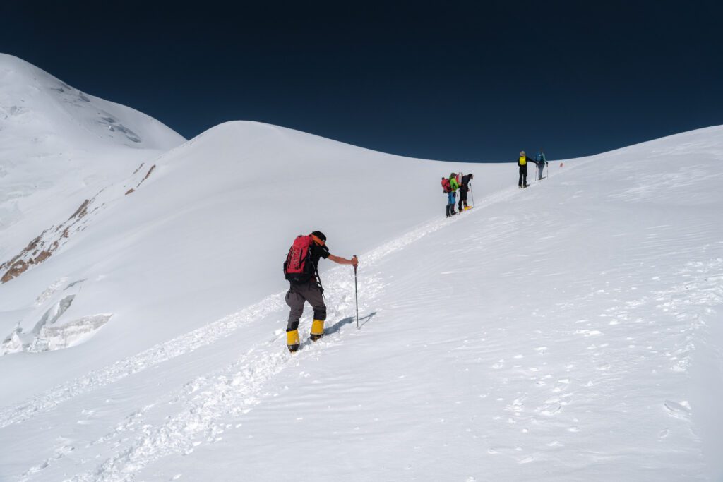 Razdelnaya Peak Expedition (6148 m)
